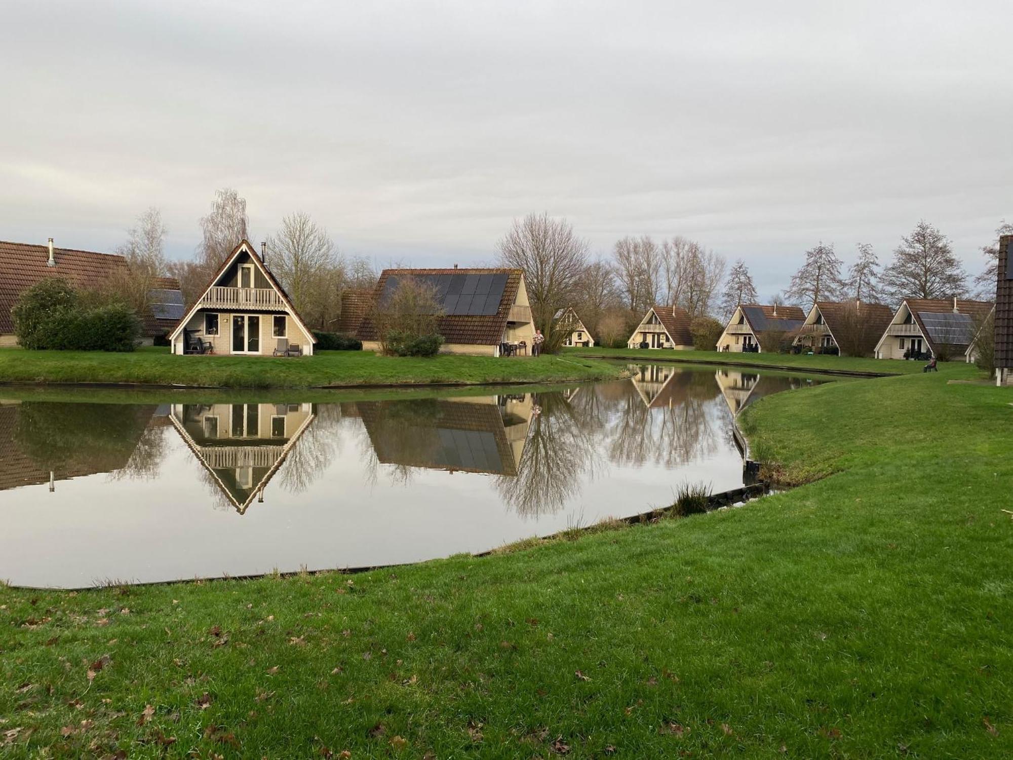 Bungalows In Het Holt Gramsbergen Room photo